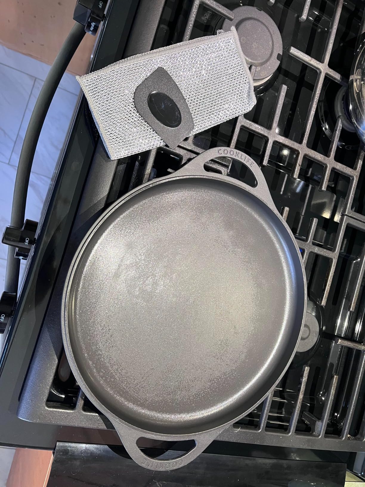 COOKLIFE 12inch Lightweight Pre-Seasoned Cast Iron Griddle Smooth Grill Pan | Non-Stick Polished Flat Pan Use with an Oven, Stove, Grill, or Campfire, Handcrafted, PFAS-Free, Non-Toxic, Easy to Clean customer photo 2