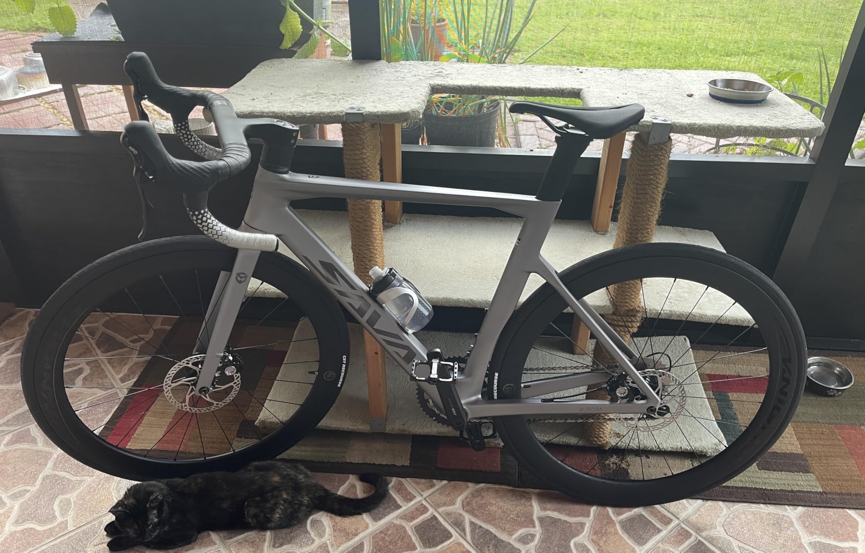 SAVADECK A7L Carbon Road Bike, T800 Carbon Fiber Frame 700C Racing Bicycle with Shimano 105 R7100 24 Speed Groupset and Hydraulic Disc Brake customer photo 1