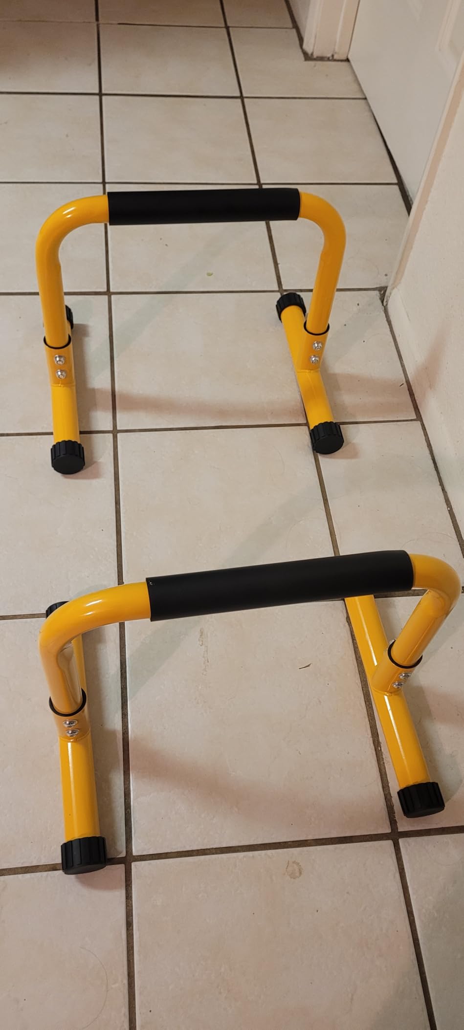 TABEKE Push Up Bar, 14'' High Steel Parallettes & Dip Bar with Full Coverage Foam Handle, Heavy-Duty Calisthenics Parallel Bars for L-Sit, Dips, Home Gym Strength Training Workout customer photo 2
