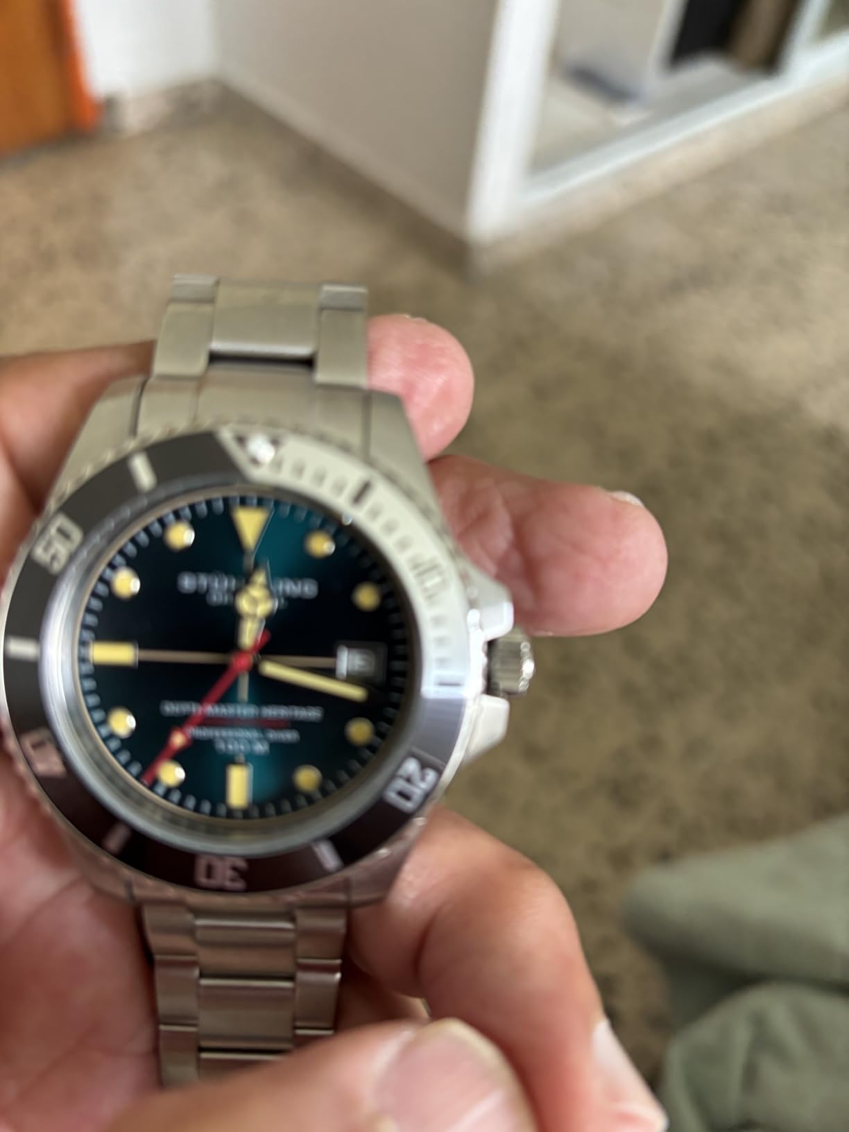 Stuhrling Depthmaster Heritage Diver Swiss Quartz Watch 42mm Stainless Steel 100M Water Resistant customer photo 1