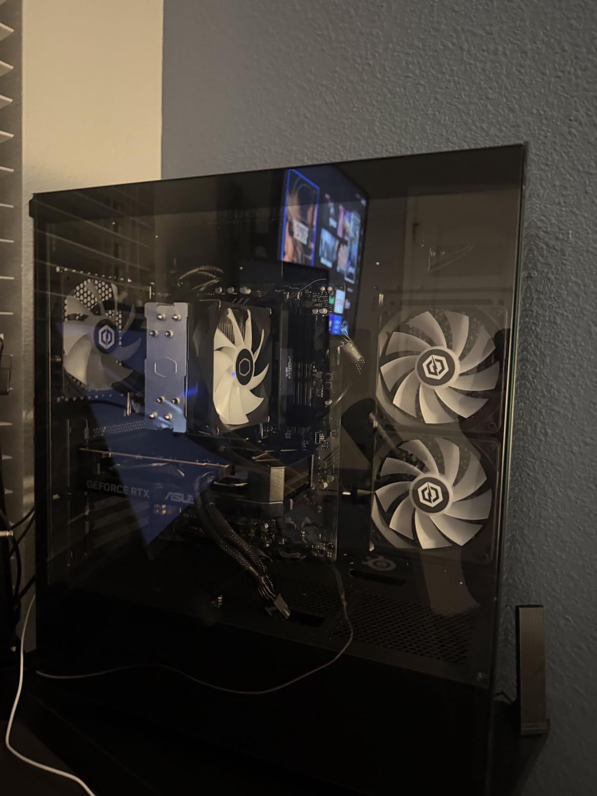 CyberPowerPC Gaming PC, Intel Core i5-14400F, GeForce RTX 5060 8GB, 16GB DDR5, 1TB PCIe 4.0 SSD, WiFi Ready & Windows 11 Home (GXiVR8060A47) customer photo 1