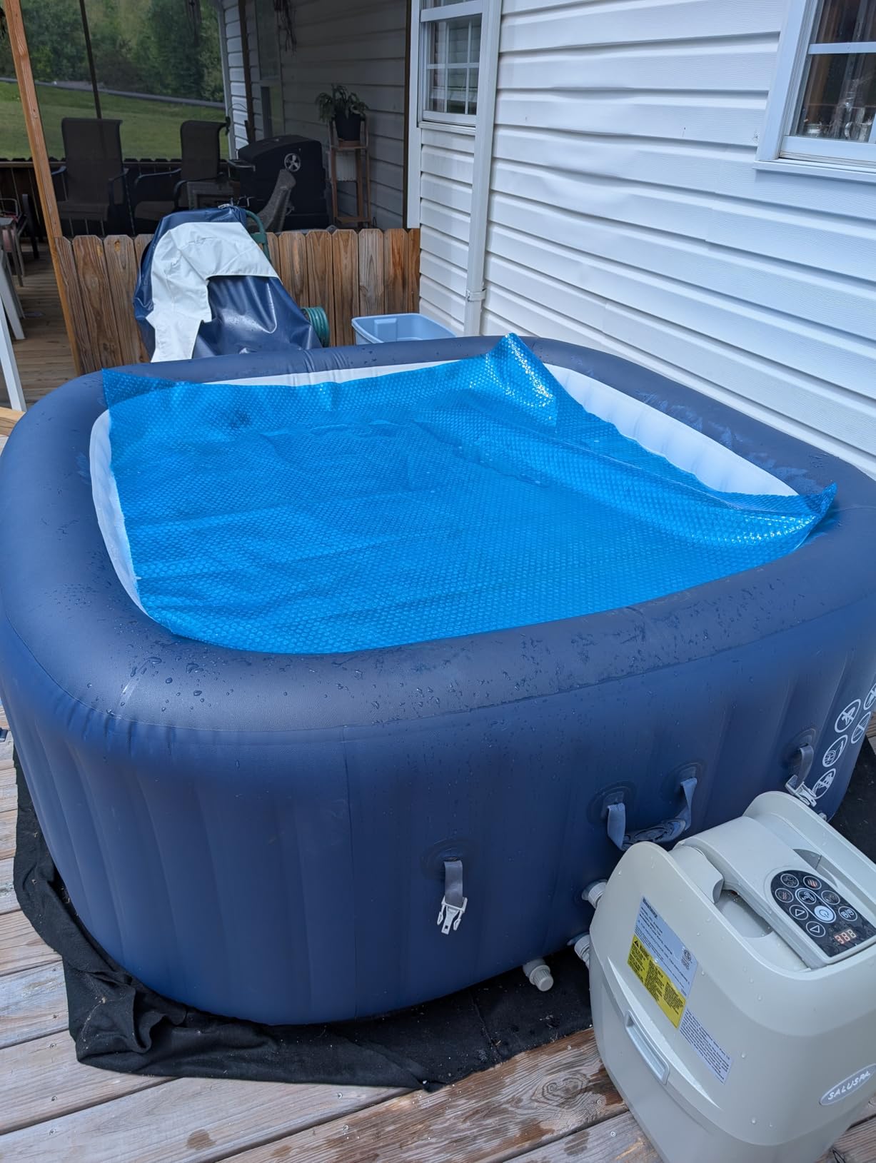 Solar Bubble Hot Tub Spa Cover 16 Mil Insulation - 5.4FT Round | Thermal Floating Insulation 16 Mil Thickness Circle Bubble Solar Covers for Indoor Outdoor Spa Hot Tub Pool Wrap Blanket customer photo 1