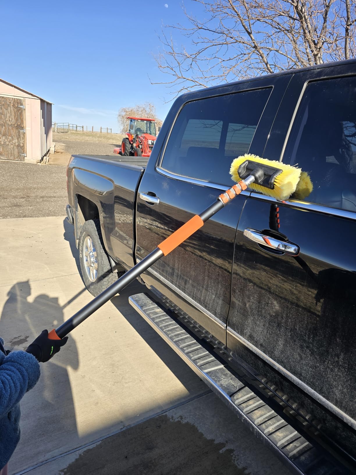 SISUPASSIE Car Wash Brush, 16FT Telescopic Car Wash Brush with Long Handle, 12-Inch Soft Bristle Car Cleaning Brush for Cleaning Car, RV, Truck, Boat, Solar Panels customer photo 2