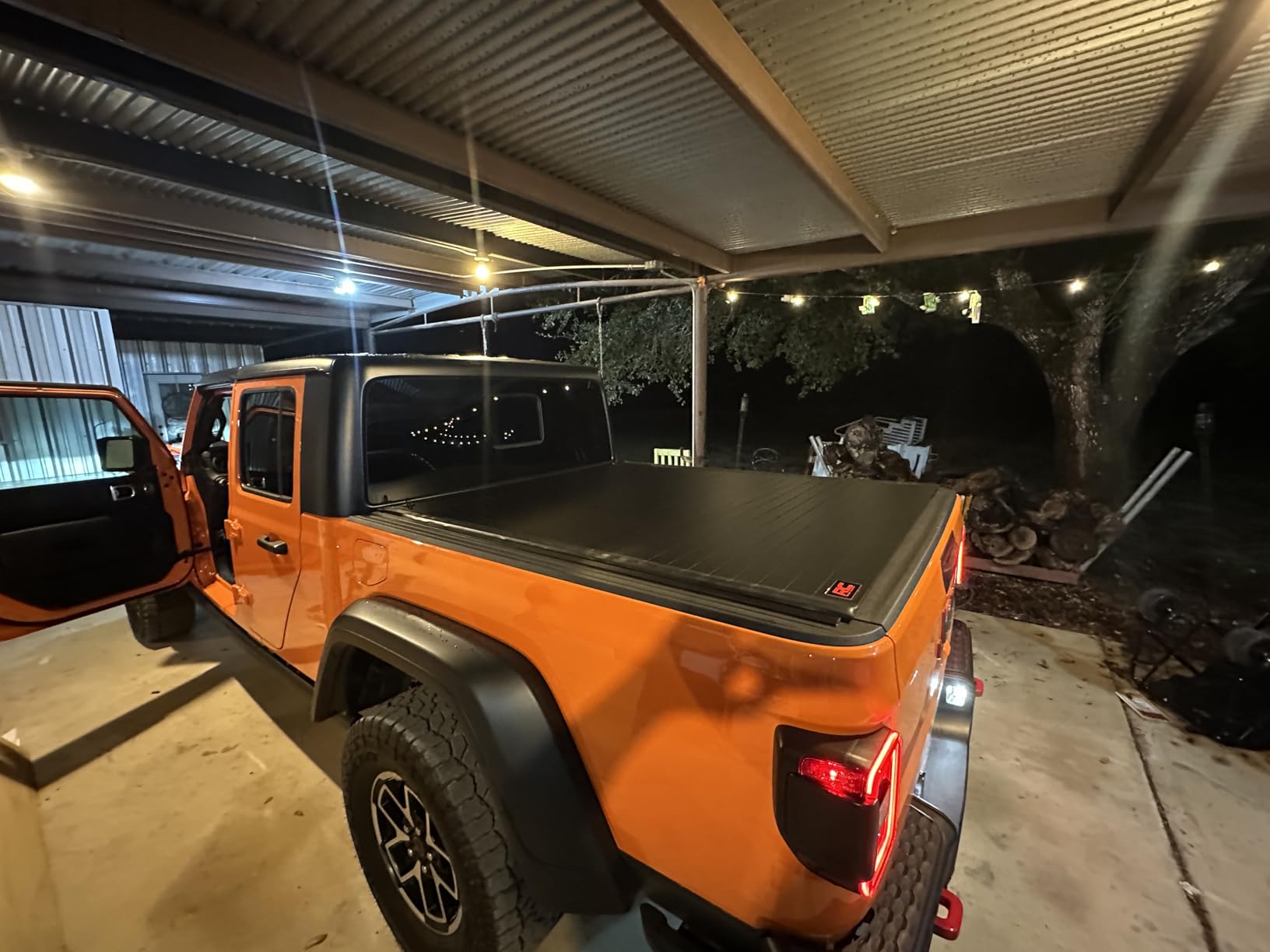Rough Country Hard Roll-Up Tonneau Cover for Jeep Gladiator JT (2020-2026) - Aluminum Truck Bed Cover, Fits 5' Bed customer photo 1
