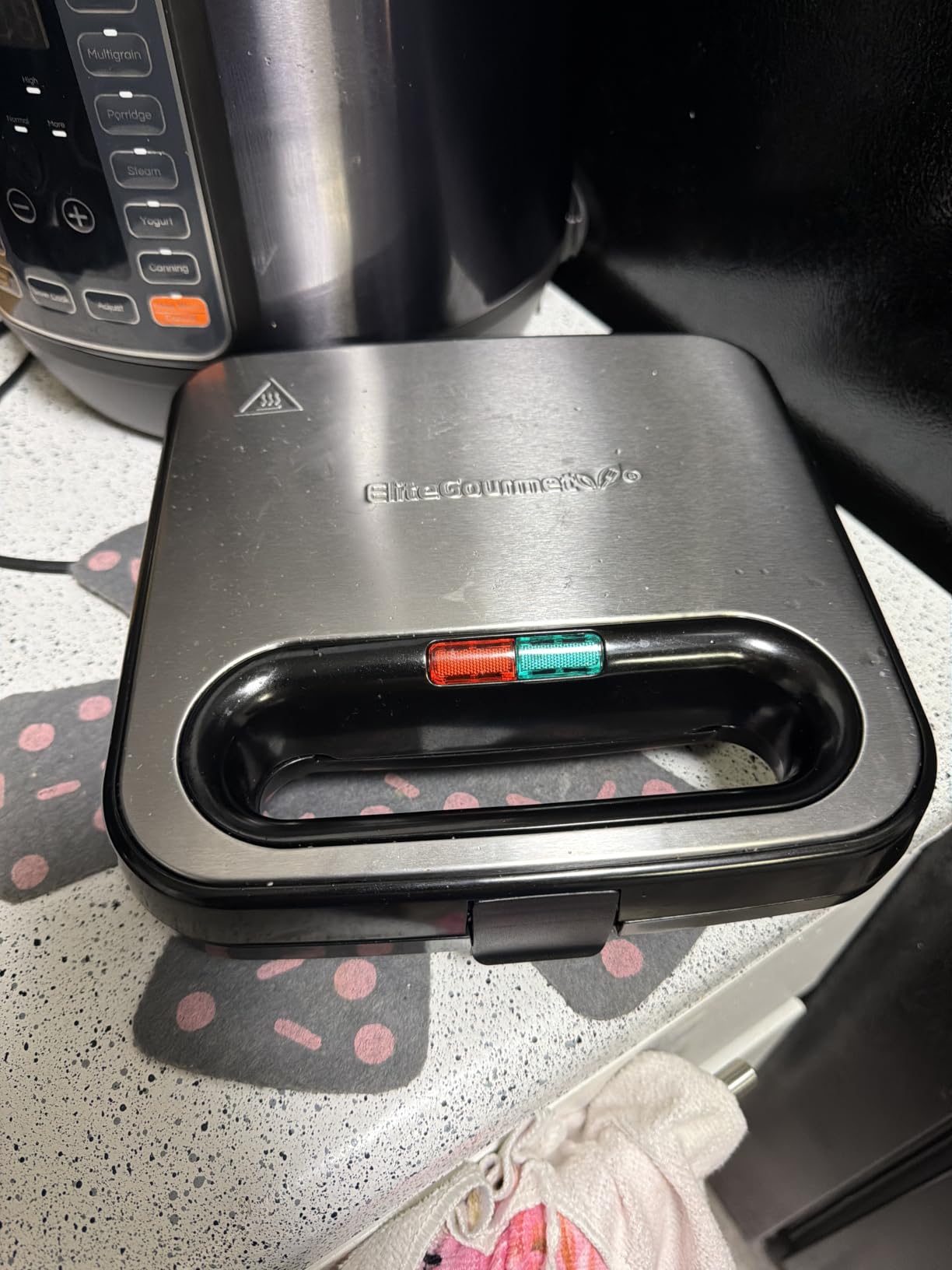 Elite Gourmet ESM2207XSS Sandwich Panini Maker Grilled Cheese, Machine Tuna Melt Omelets Non-stick Cooking Surface, 2 Slice, 750 Watts, Stainless Steel customer photo 1