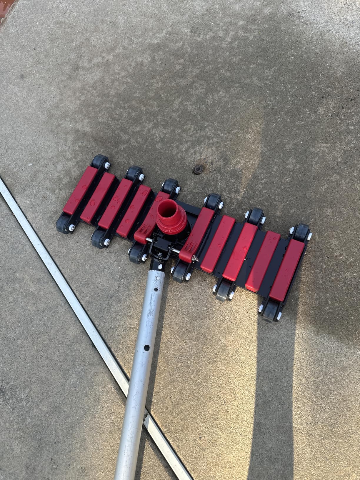 Commercial Grade Pool Vacuum Head with Wheels, 19