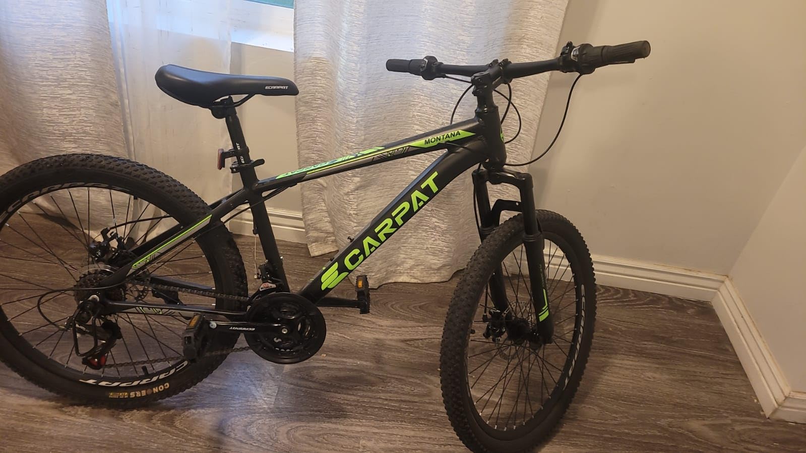 24/26 Inch Mountain Bike, 21 Speed Mountain Bicycle with High Carbon Steel Frame/Aluminium Alloy Frame, Dual Disc Brakes and Front Suspension, MTB Bike for Adult Teenagers Boys Girls customer photo 1