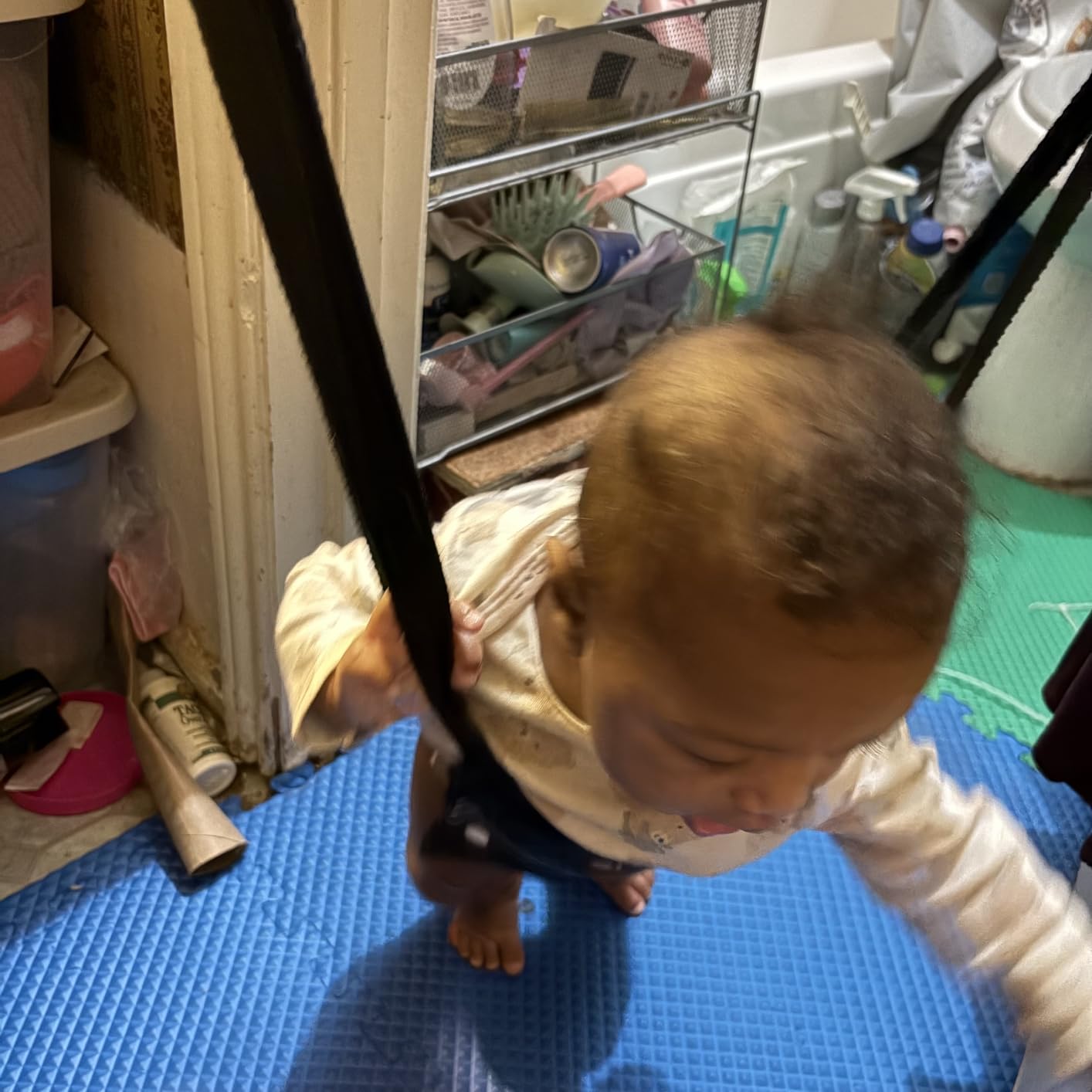 Slevoo Baby Jumper, Baby Doorway Jumper for Babies 6-12 Months, with Easy to Use Clamp and Adjustable Strap, Black customer photo 1