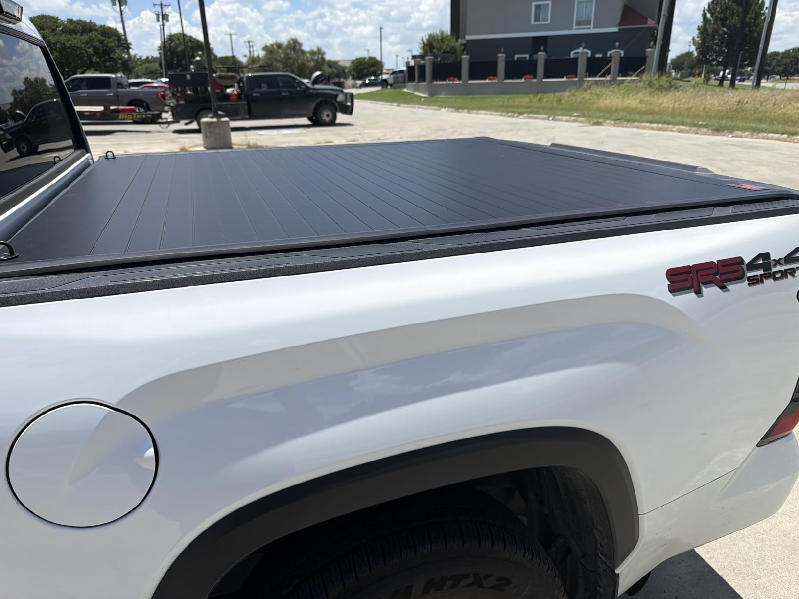 Rough Country Hard Roll-Up Tonneau Cover for Toyota Tundra (2022-2026) - Aluminum Truck Bed Cover, Fits 5'7 Bed customer photo 1