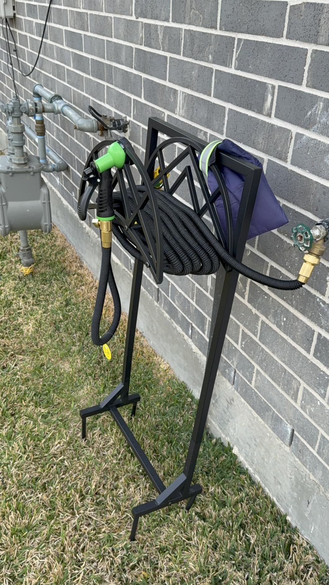 Flexi Hose Plus Expandable Garden Hose with 8 Function Nozzle, 100FT - Lightweight Retractable Garden Hose, Water Hose - No-Kink Flexibility, 3/4 Inch Solid Brass Fittings Includes Hook & Bag customer photo 1