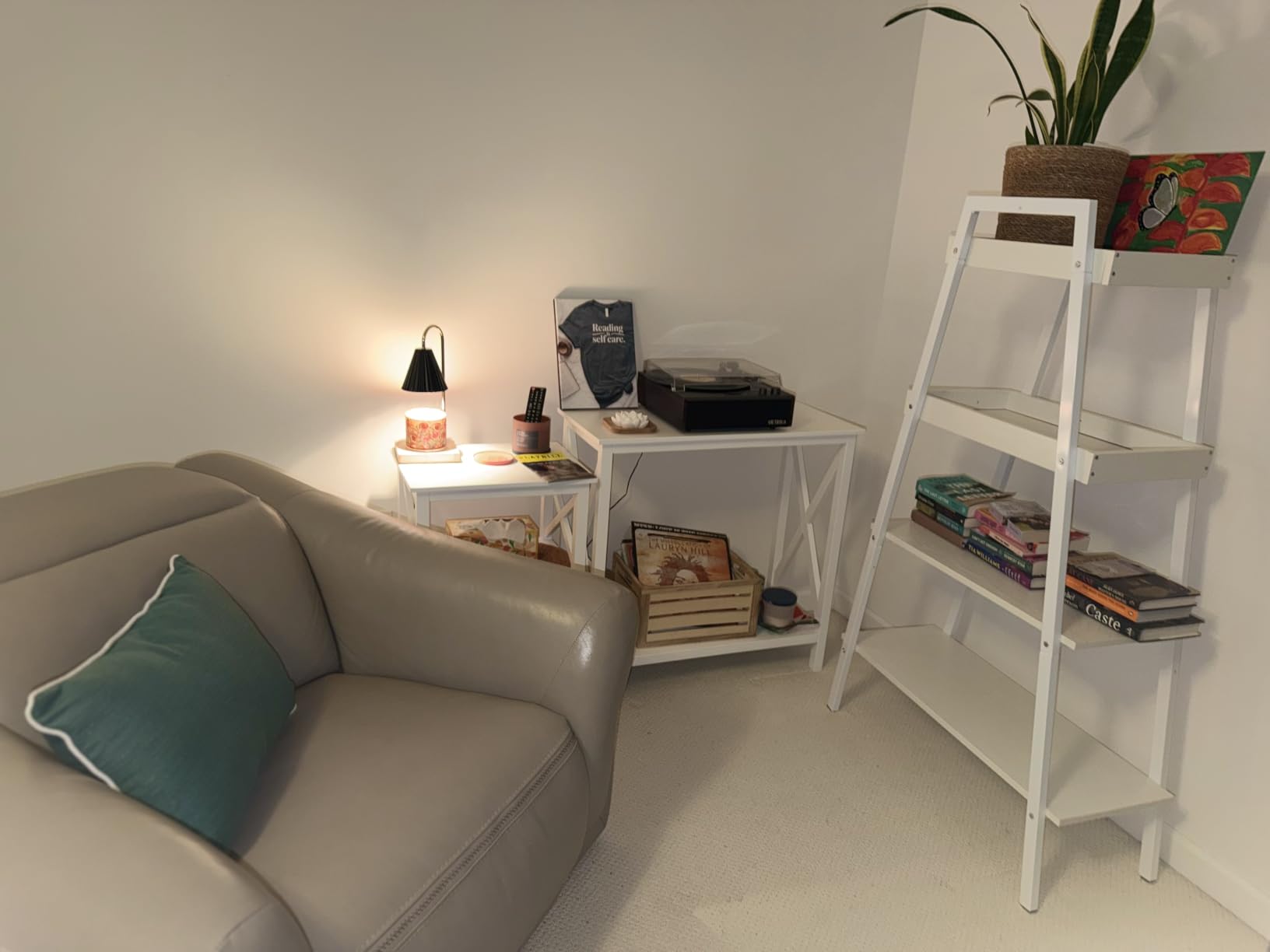 VECELO Ladder Shelf, 4 Tier Wooden Bookshelf with Metal Frame, Freestanding Bookcase Display Shelves and Plant Stand for Living Room/Farmhouse/Bedroom/Home Office-White customer photo 1