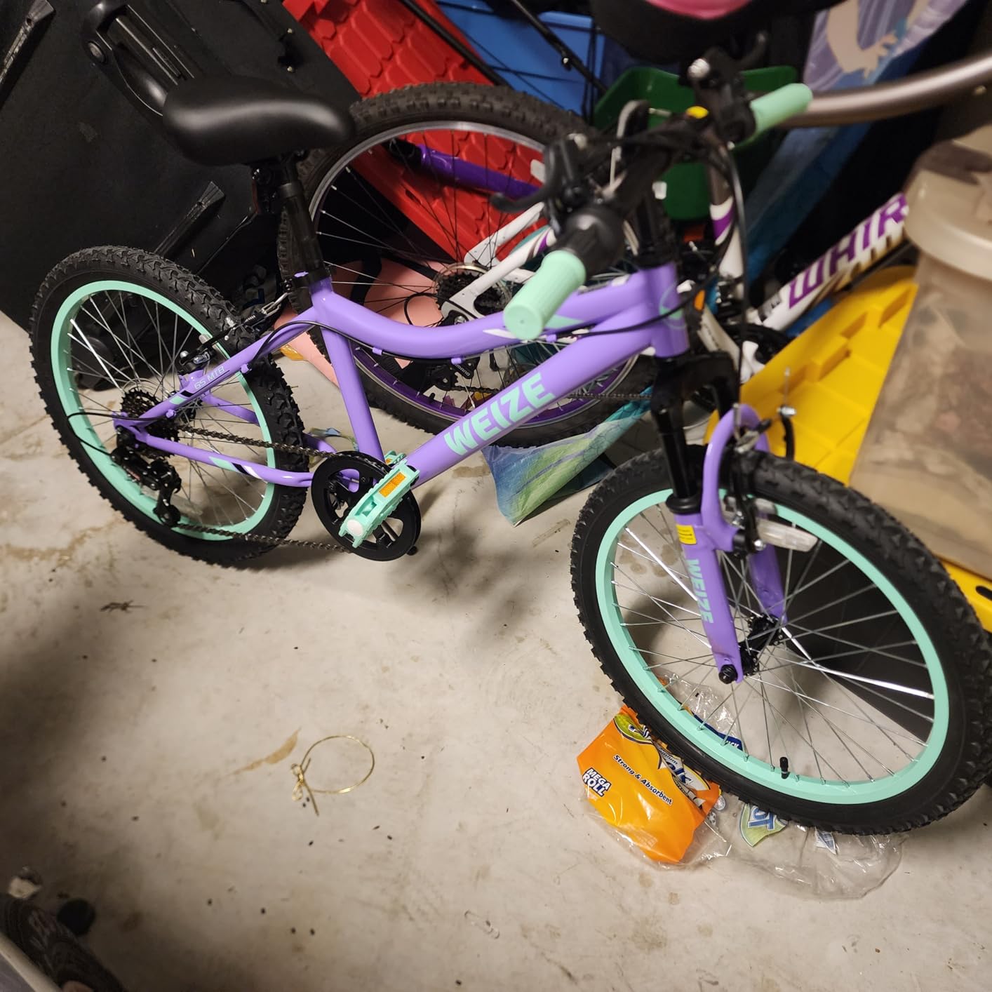 WEIZE 20 24 Inch Kids Mountain Bike, Kids Bike for Girls Age 6-14 Year Old, 6 Speed Kid Bicycle with Front Suspension Fork, Adjustable Seat Height, High-Carbon Steel Frame, Ideal for Girl Adventurers customer photo 2
