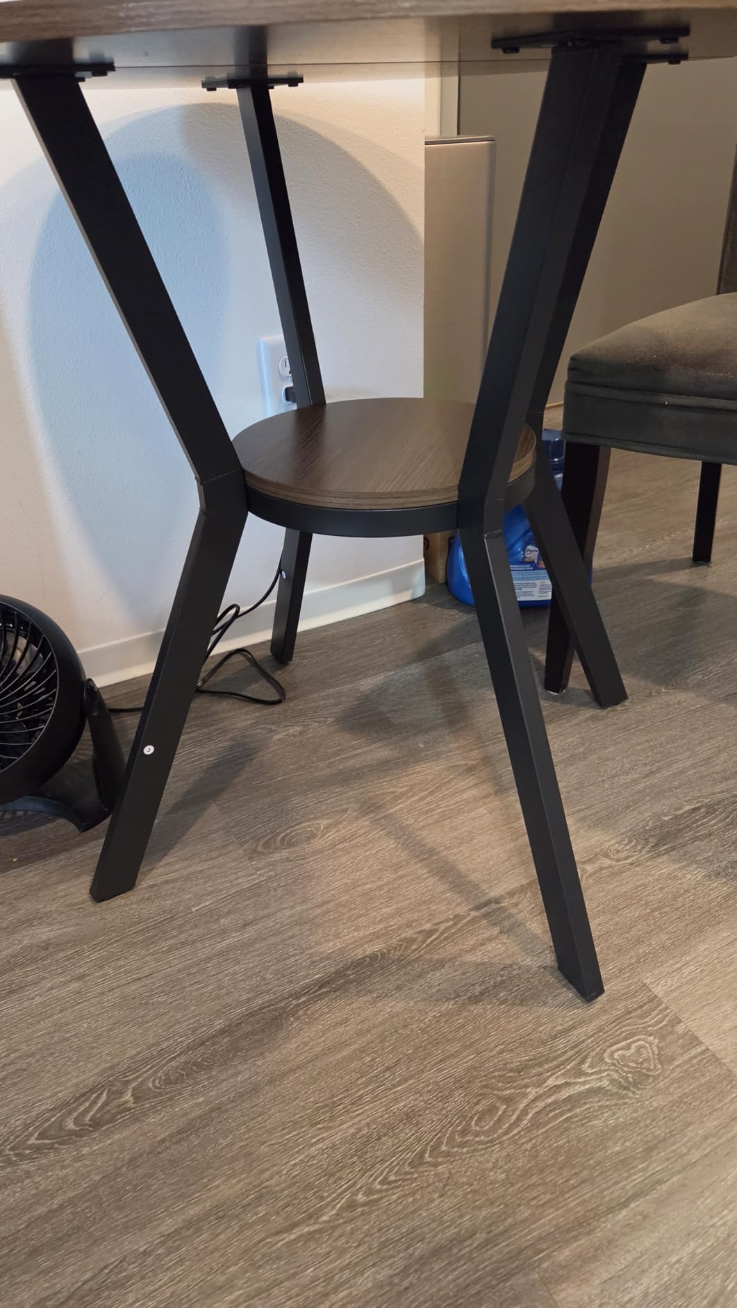 Round Kitchen Tables for 2-4, 31.5