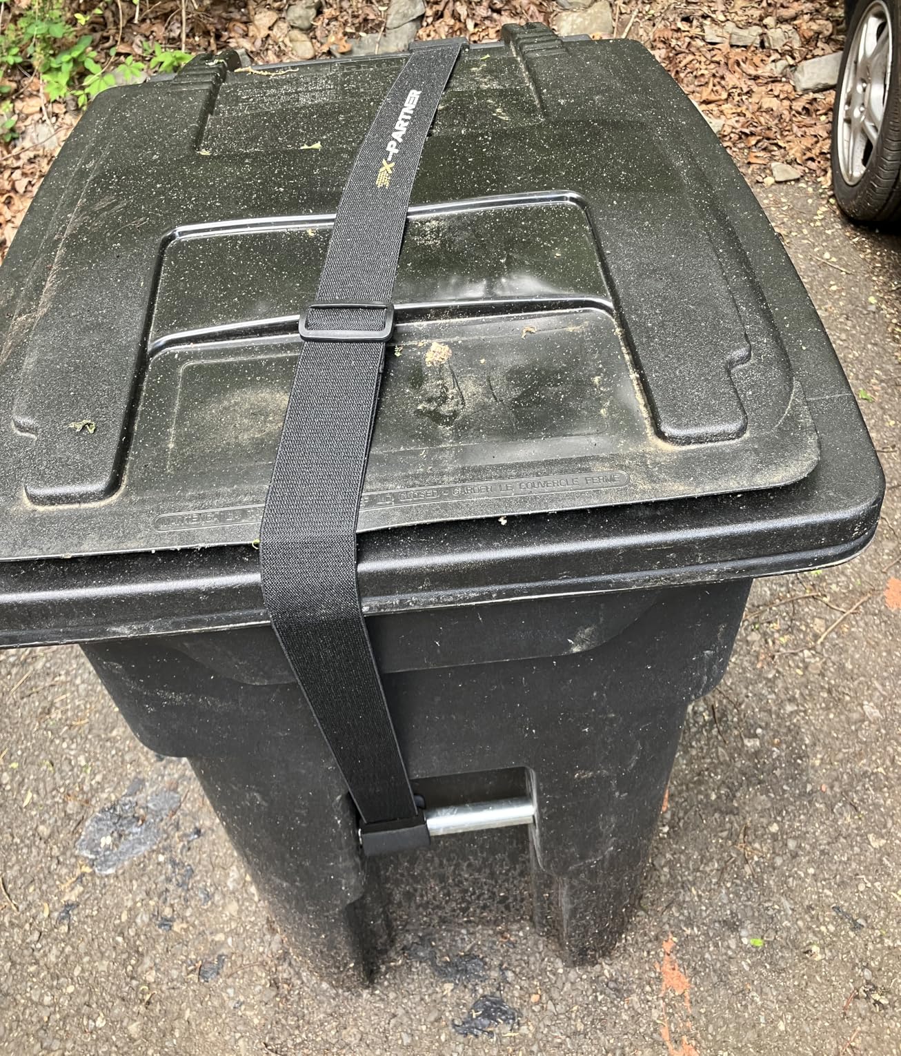 1PCS Bear Proof Trash Can Lock with Double Metal Claw - Heavy Duty Garbage Can Locks for Animals - Adjustable Strap Lid Lock for 32-96 Gallon Outdoor Cans - Secure Against Raccoons & Squirrels customer photo 1
