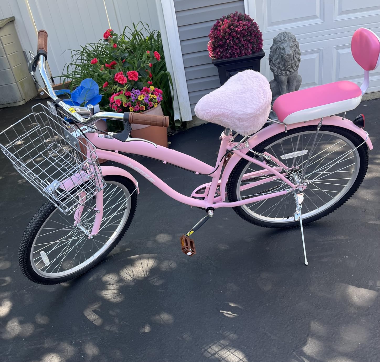 WEIZE Beach Cruiser Bike, 26 inch Commuter Bicycle for Adult Men and Women, Front & Rear Fenders, Comfortable City Bikes with Rear Rack&Basket, Ergonomic Upright Design customer photo 1