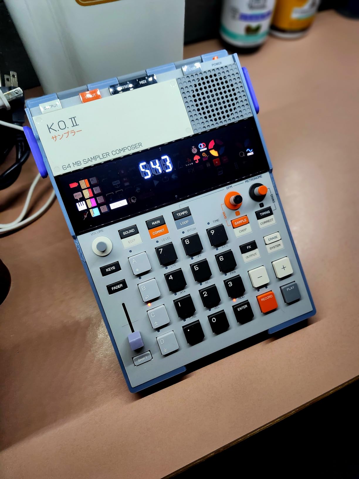 teenage engineering EP-133 K.O. II 128MB sampler, drum machine and sequencer with built-in microphone and effects customer photo 1