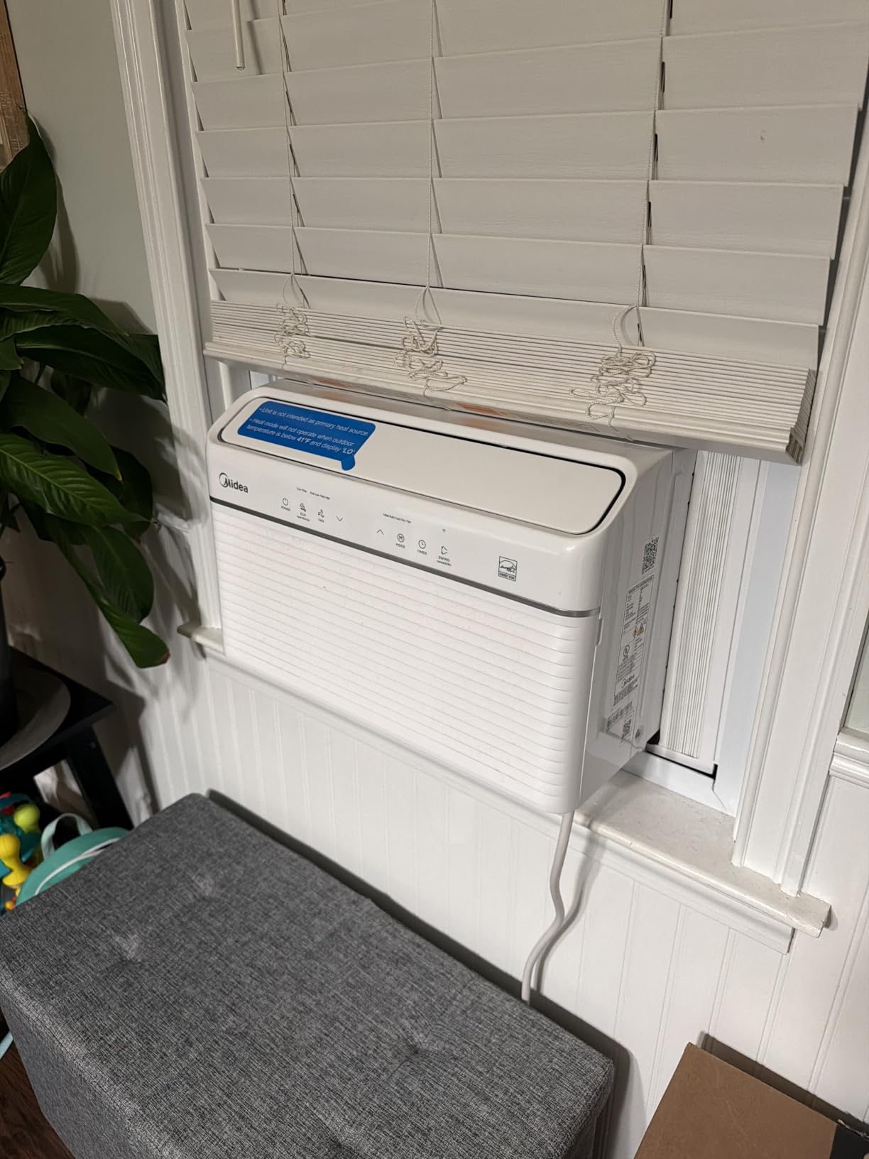 Midea Inverter Window Air Conditioner with Heat - Quiet Window AC Unit and Heat Combo with Dehumidifier - Cools up to 550 Sq. Ft. - Energy Star Rated, Smart Control, Remote, 12,000 BTU customer photo 1
