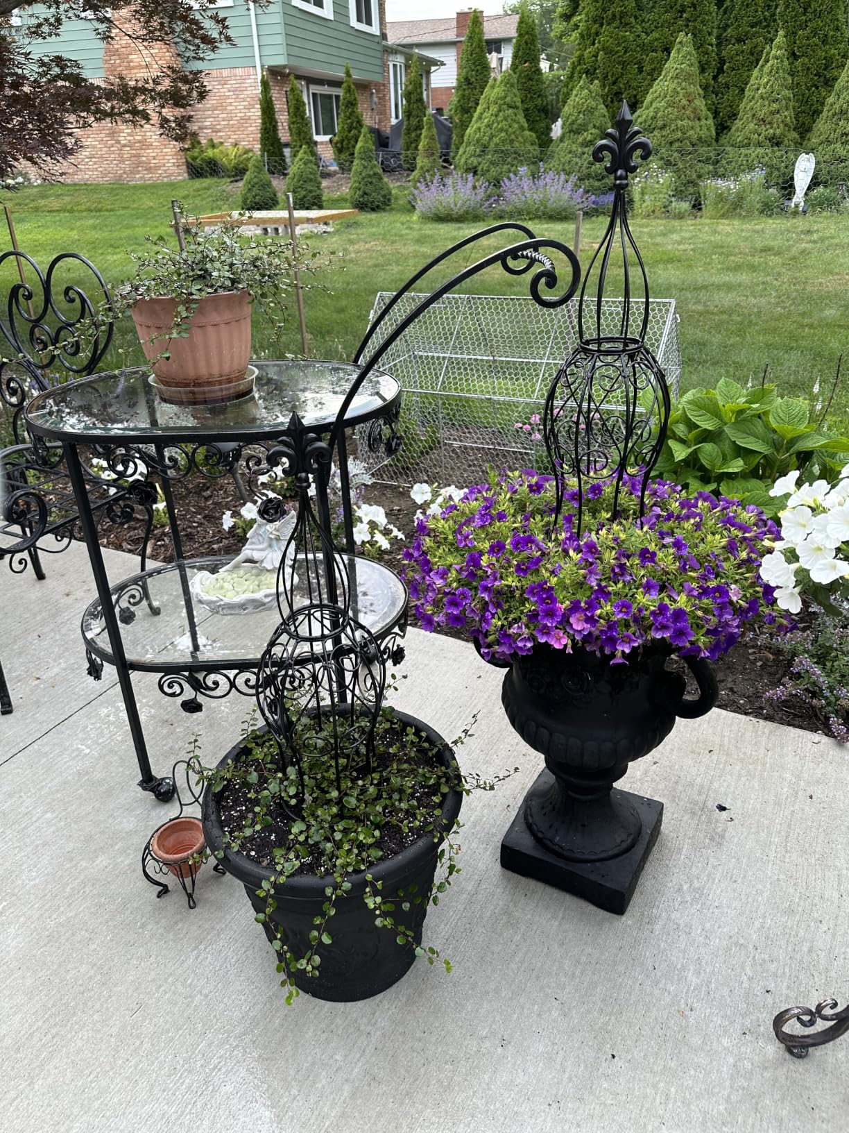 2-Pack Metal Garden Obelisk Trellis, 26.4