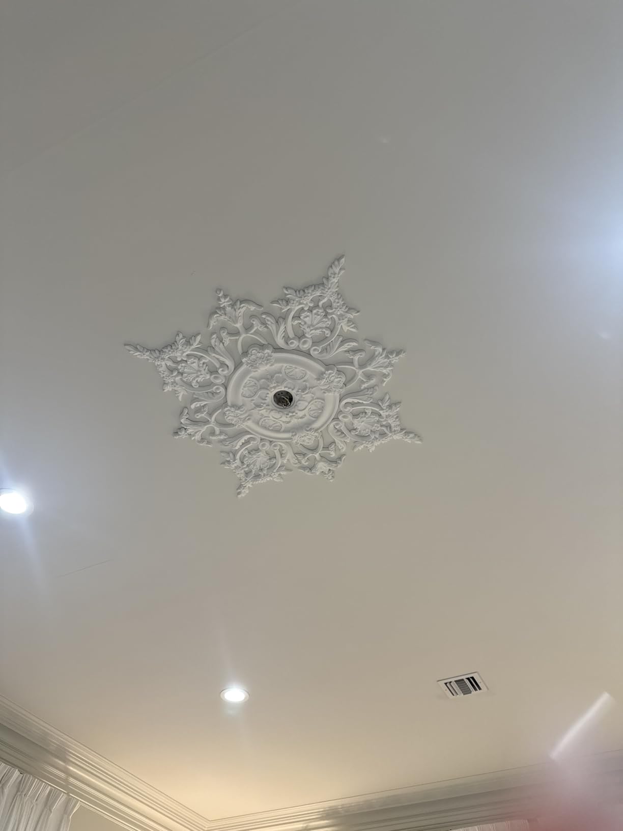Sintuff 31.5 Inch Large Ceiling Medallion for Light Fixtures, Thermoformed Classic PVC Design Primed Ready to Paint for Chandeliers Ceiling Light Decoration customer photo 1