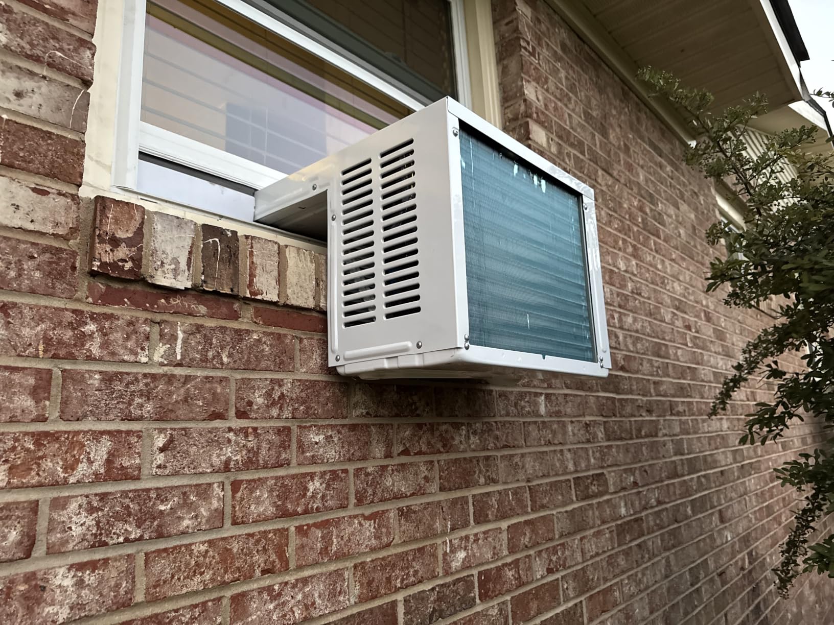 COWSAR U-Shaped 12000 BTU Window Air Conditioner, Window AC Unit Cools Up to 550 Sq.Ft, Quiet Operation for Large Bedroom, Smart Remote & 24H Timer, 6-Mode Energy Saving, Easy Install customer photo 1