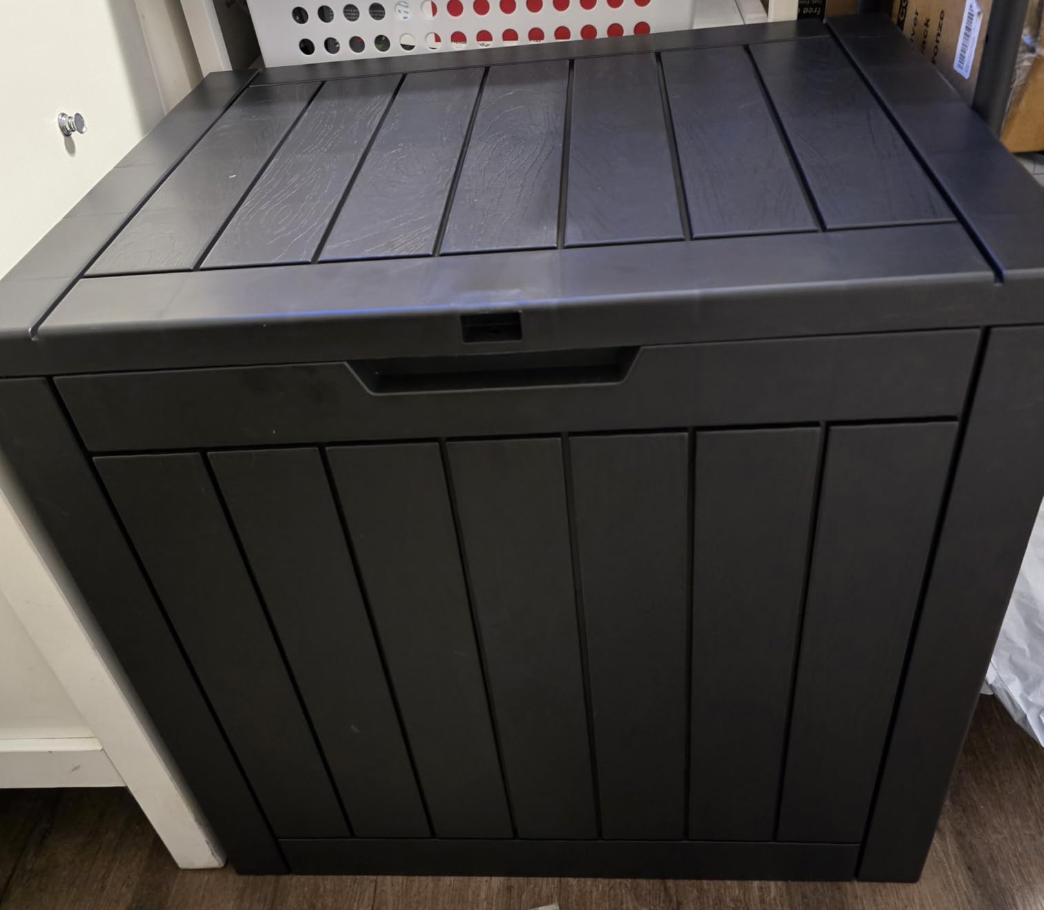 EFU 38 Gallon Outdoor Trash Can with Lid & Drip Tray, Waterproof Garbage Can | Resin Waste Container Bin, Weather Resistant, Drainage tray For Patio, Garden, Garage, Backyard Commercial Use, Black customer photo 1