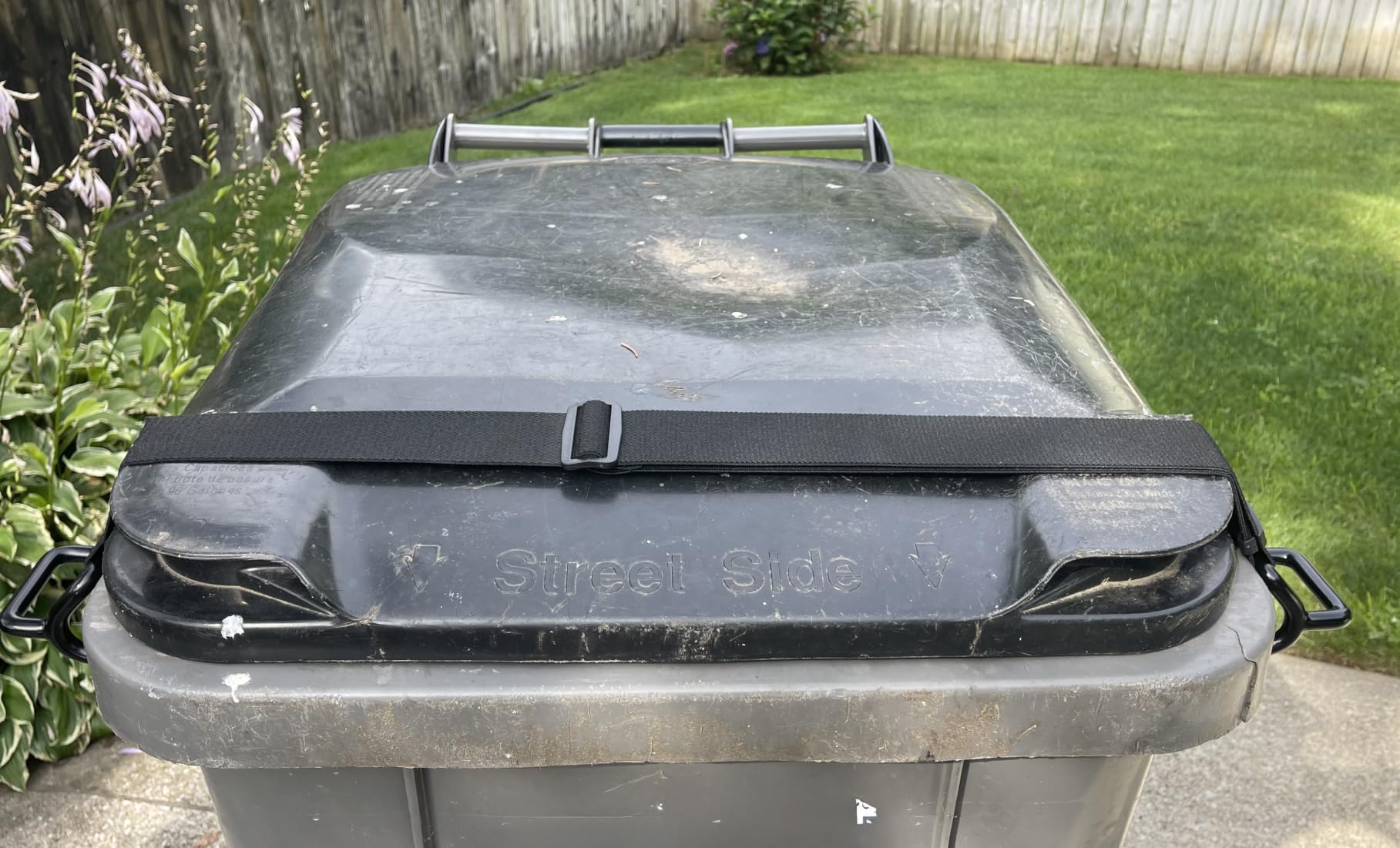 Heavy Duty Trash Can Lock Strap - Animal Proof Garbage Can Lid Lock for Bears & Raccoons, No Drill Outdoor Trash Can Lock, Bear Proof Trash Can Strap & Garbage Can Locks for Animals, Adjustable (2) customer photo 1