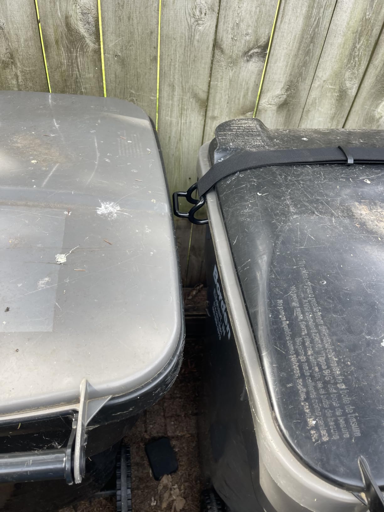Heavy Duty Trash Can Lock Strap - Animal Proof Garbage Can Lid Lock for Bears & Raccoons, No Drill Outdoor Trash Can Lock, Bear Proof Trash Can Strap & Garbage Can Locks for Animals, Adjustable (2) customer photo 2