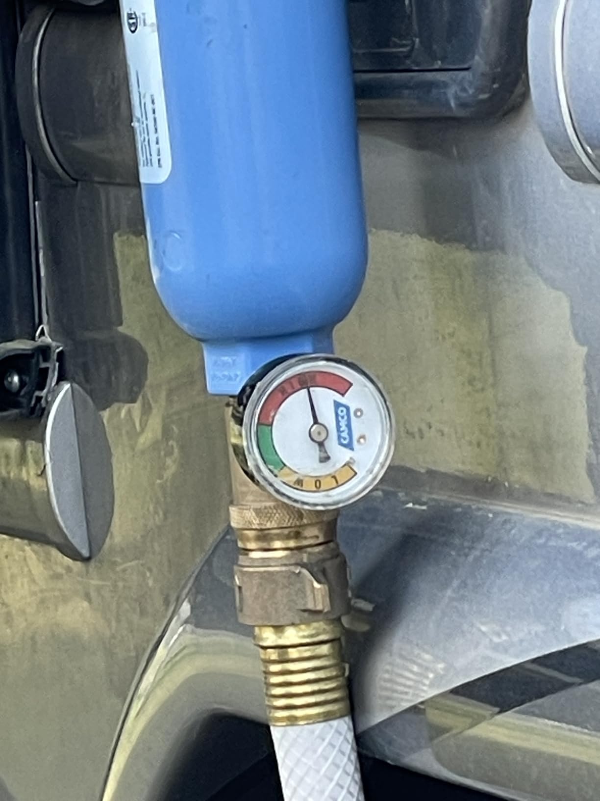 Camco Brass Water Pressure Regulator with Gauge - Helps Protect RV Plumbing and Hoses from High-Pressure City Water - Easy Read Gauge (40064) customer photo 1