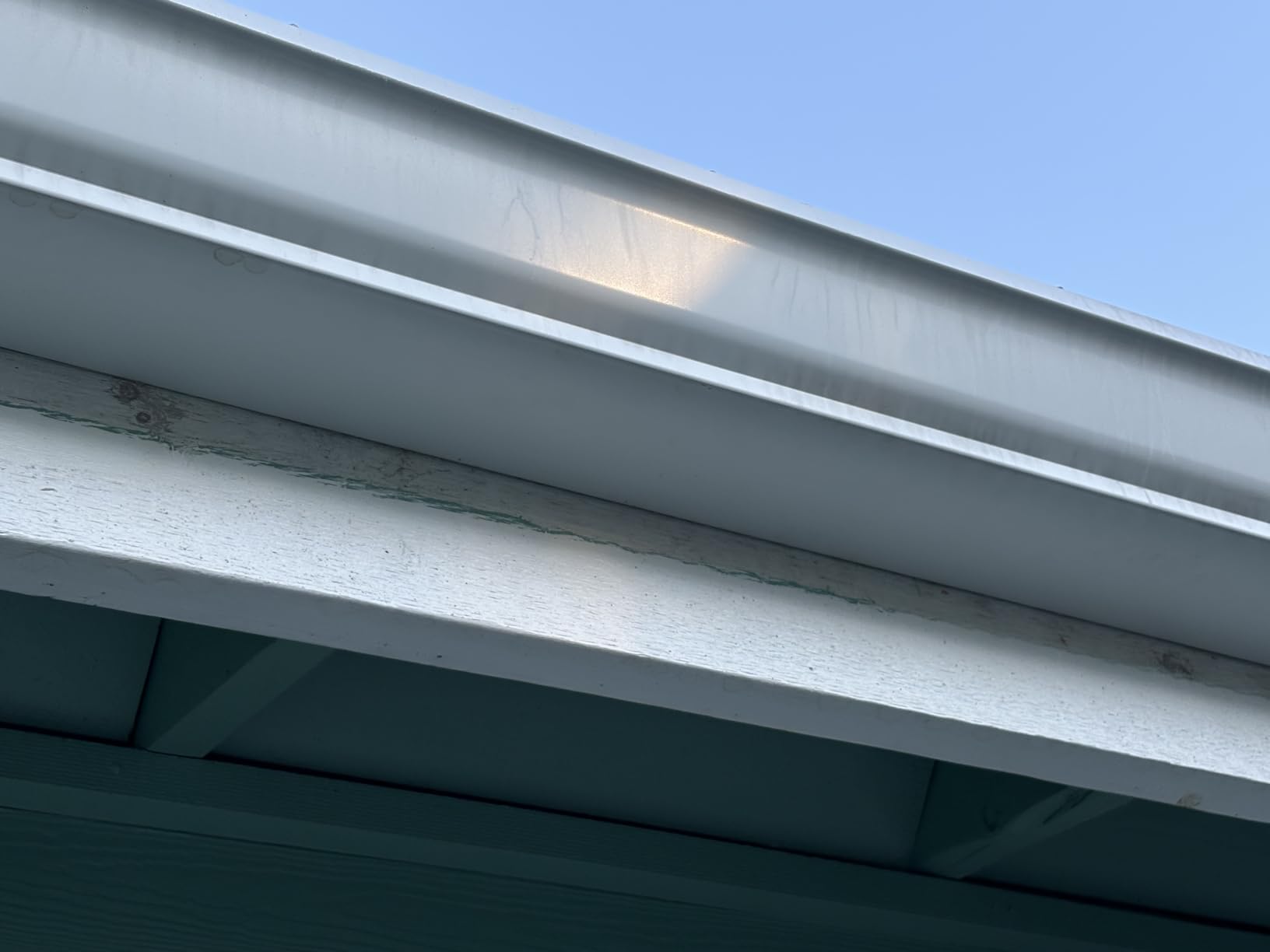 CHOMP! World's Best Gutter Cleaner: Ultimate Gutter Cleaning Solution for All Types of Rain Gutters, Siding and Metal Trim - Instantly Clean Black Streaks, Filth, Dirt - 32 oz customer photo 2