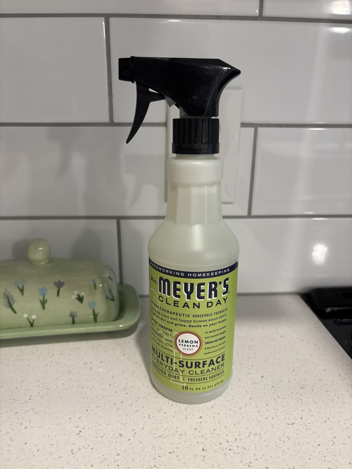 MRS. MEYER'S CLEAN DAY Multi-Surface Cleaner, Lemon Verbena, 16 fl oz | Removes Dirt and Freshens Surfaces, Everyday Use, All-Purpose Cleaner, Cruelty Free, Made with Essential Oils customer photo 2