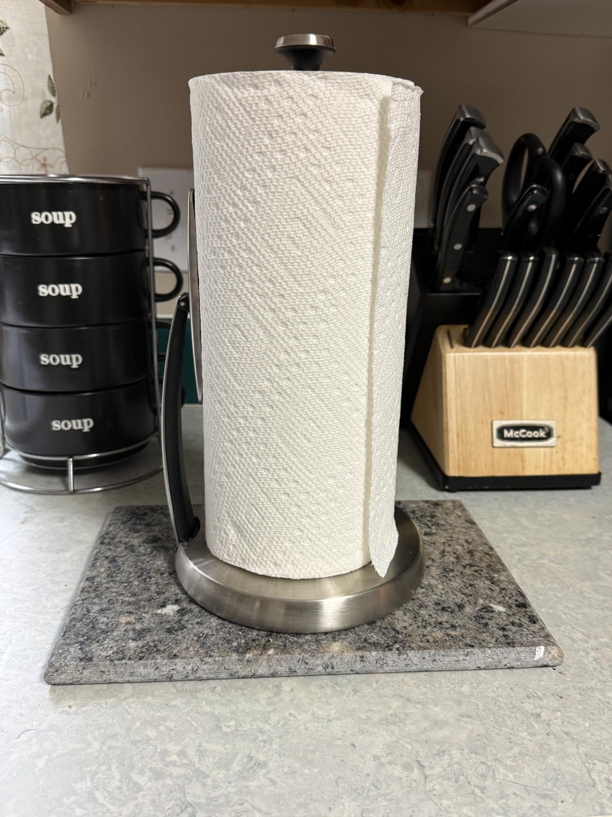 OXO Good Grips SimplyTear Paper Towel Holder Countertop for Kitchen | One-handed Tear, Weighted Stainless Steel Non-Slip Base, Countertop Organizer, Stable Dispensing, Fits any Size of Rolls customer photo 1