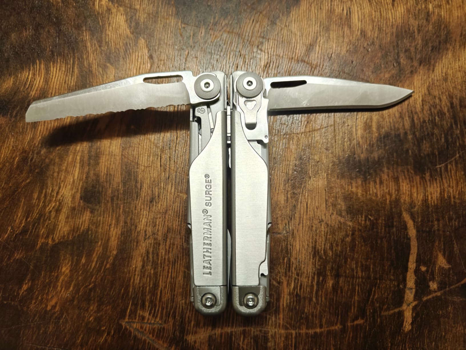 LEATHERMAN, Surge, 21-in-1 Heavy-Duty Multi-tool for Work, Home, Garden, DIY & Auto, Stainless Steel customer photo 1