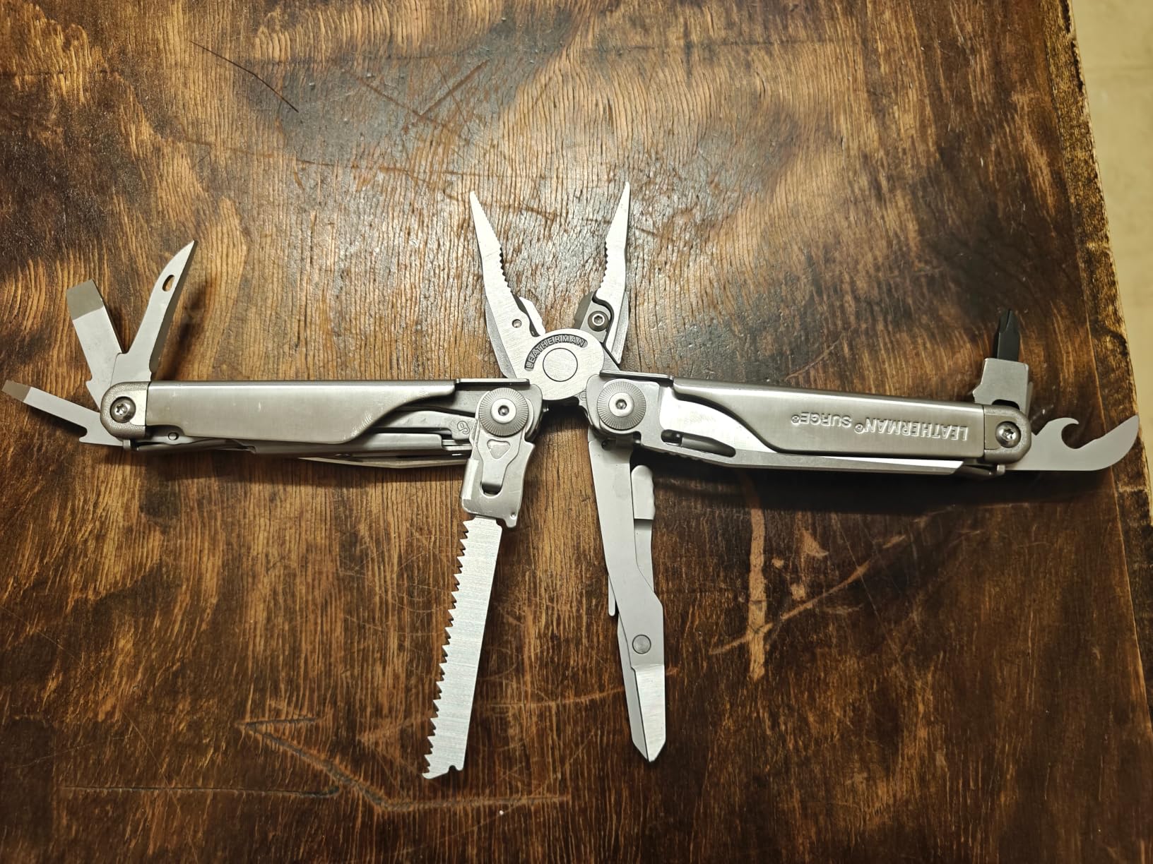 LEATHERMAN, Surge, 21-in-1 Heavy-Duty Multi-tool for Work, Home, Garden, DIY & Auto, Stainless Steel customer photo 2