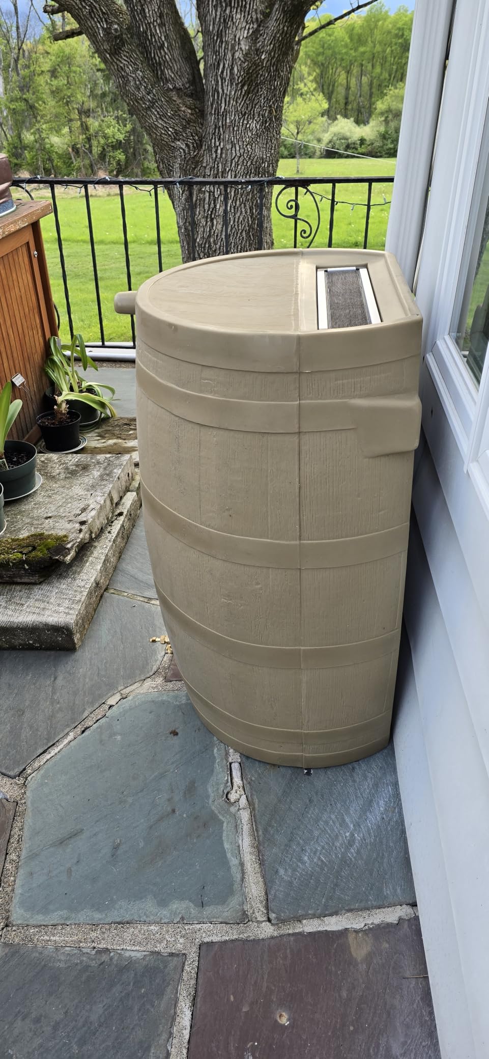 RTS Home Accents 50-Gallon Rain Water Collection Barrel with Brass Spigot, Oak Color customer photo 2