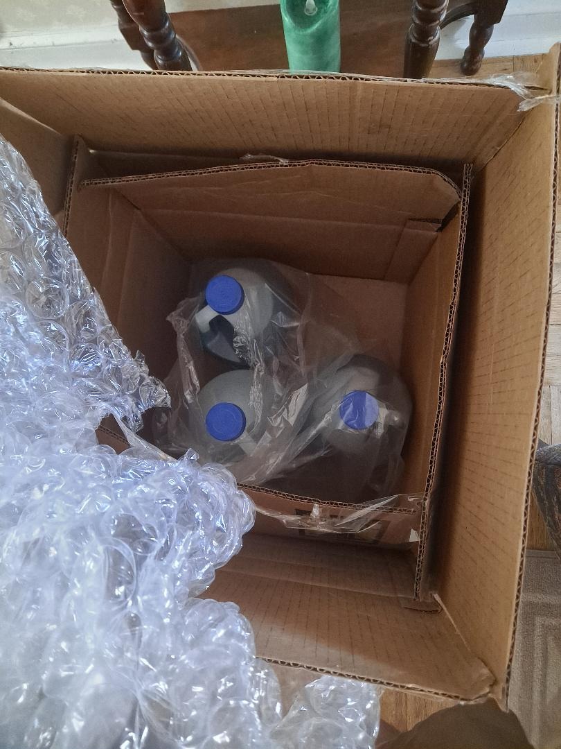 Zep Commercial Glass Cleaner Concentrate - Concentrate Liquid Solution, Green - 1 gal (128 fl oz) customer photo 1