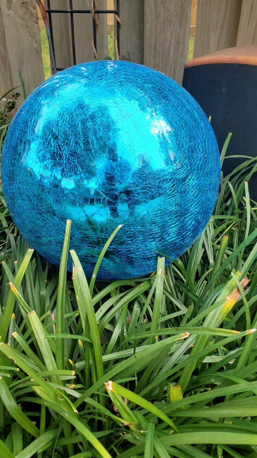 Achla Designs 12-Inch Crackle Gazing Globe Ball, Blue customer photo 1