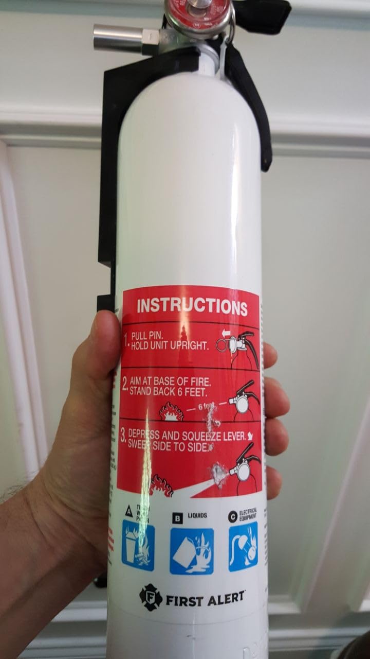First Alert Fire Extinguisher | Marine Fire Extinguisher, White, FE1A10GR, 1-Pack, 14