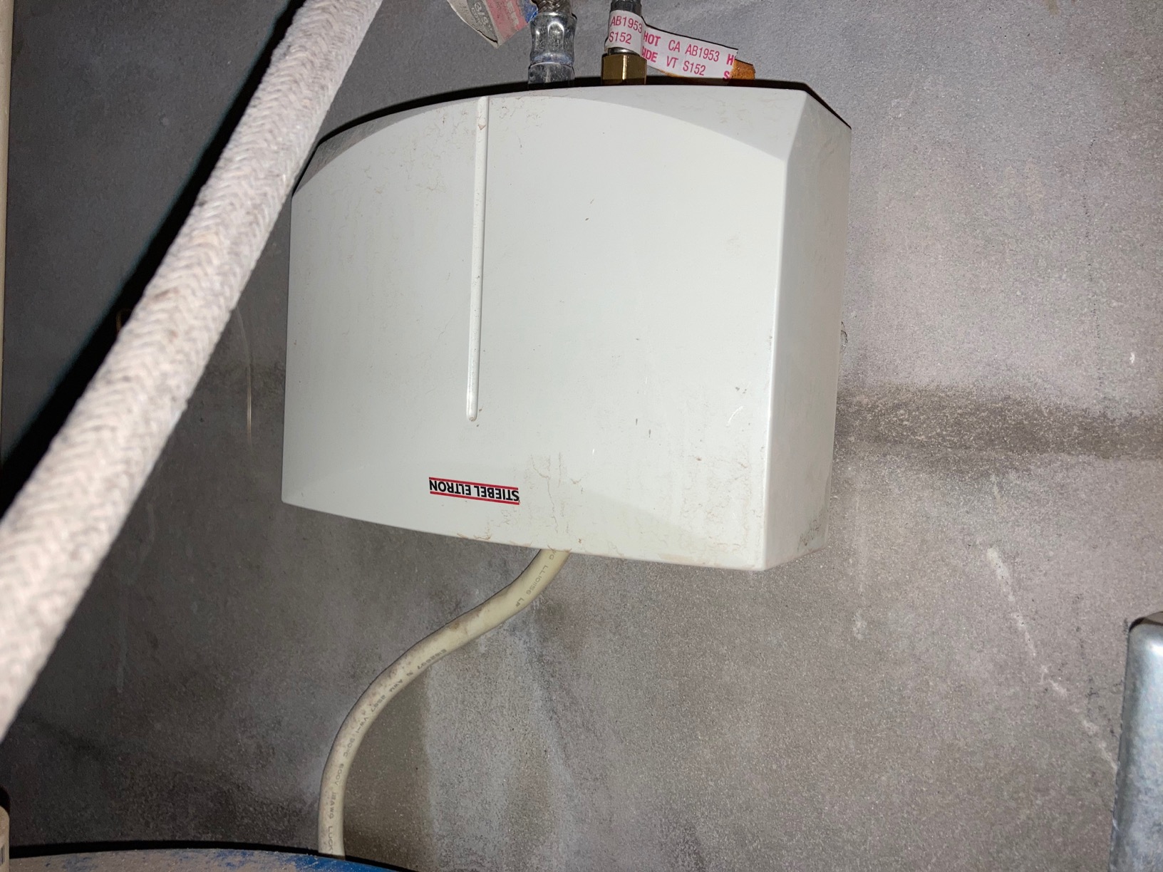 Stiebel Eltron 220816 Mini 3 Tankless Water Heater, White customer photo 1