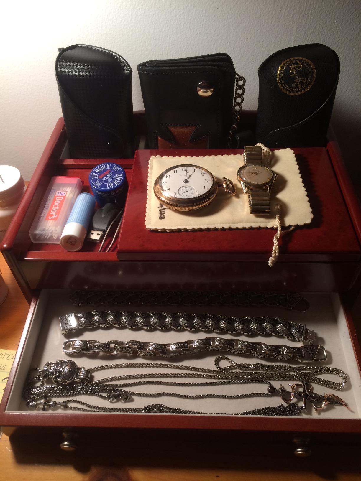 Mele and Co Davin Men's Dresser Valet Wooden Jewelry Box customer photo 1