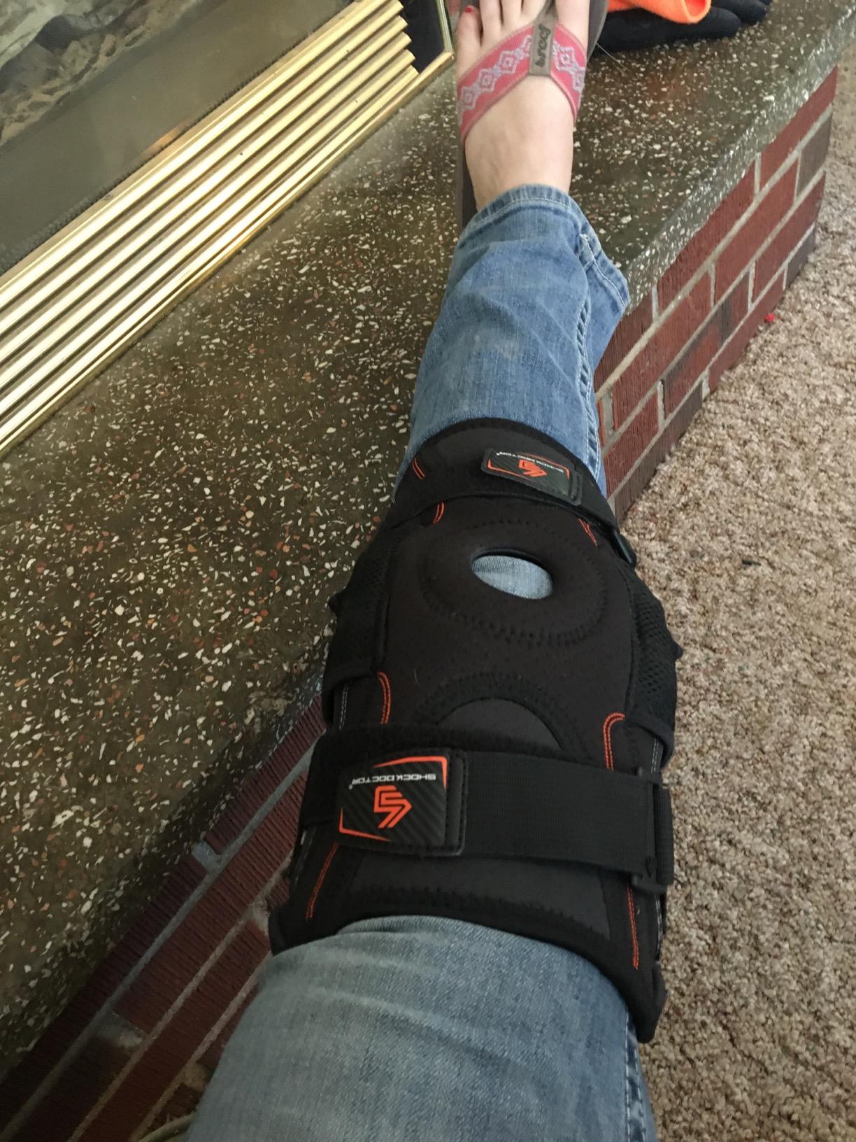 Shock Doctor Knee Brace, Compression Knee Brace for Men & Women, Hinged Knee Brace with Side Stabilizers, Maximum Support, Adjustable Dual Hinges, Knee Braces and Knee Support customer photo 1
