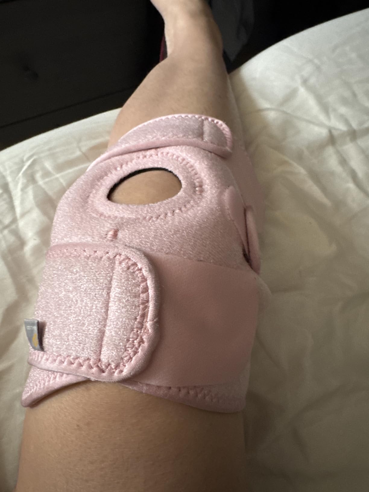 Bracoo Knee Support Brace for Men Women, Adjustable Compression Sleeve Wrap Patellar Pad Tendon - Arthritis Pain, meniscus tear, Injury Recovery, Running, Workout customer photo 2