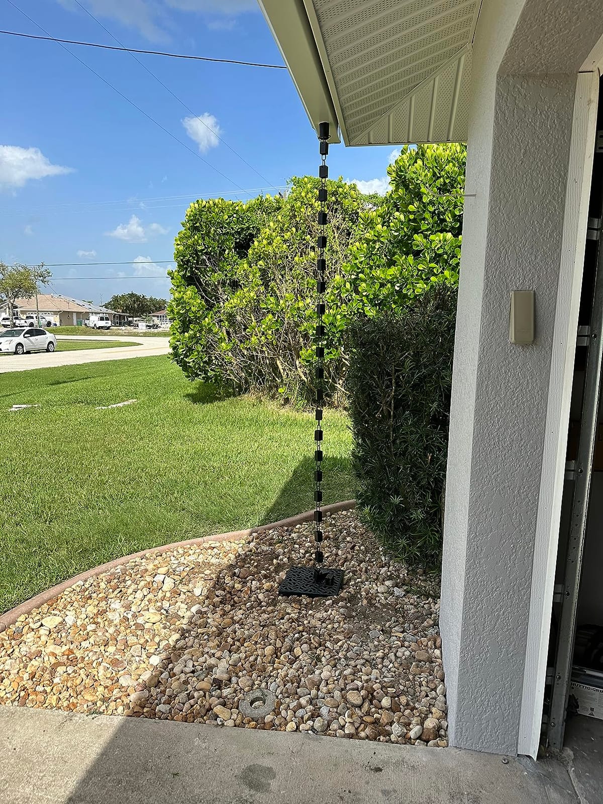 Rain Chains Direct - Square Link Rain Chain - 8.5 FT - Durable Black Powder-Coated Aluminum - Premium Rain Chains for Gutters customer photo 1