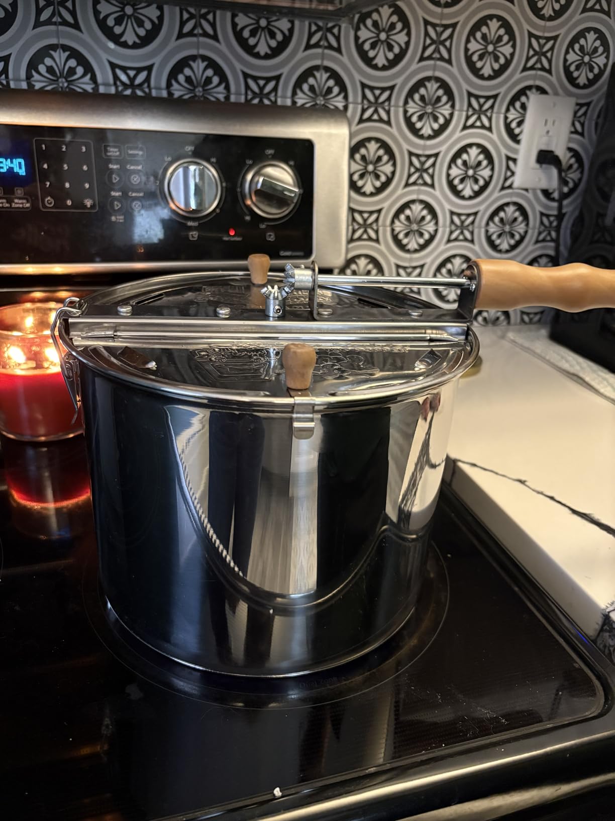 Stovetop Popcorn Maker - 6.5-Quart Stainless-Steel Popcorn Popper with a Hand Crank, Vented Lid, and Stir Paddle by Great Northern Popcorn (Silver) customer photo 2