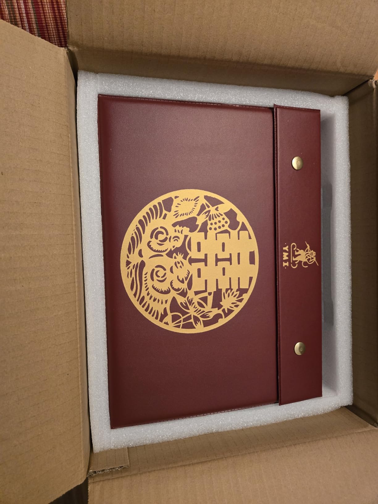 Yellow Mountain Imports YMI Rouge Heritage Chinese Mahjong Set, 146 Tiles with green bamboo stripe design, red vinyl case, dice, wind indicator customer photo 1