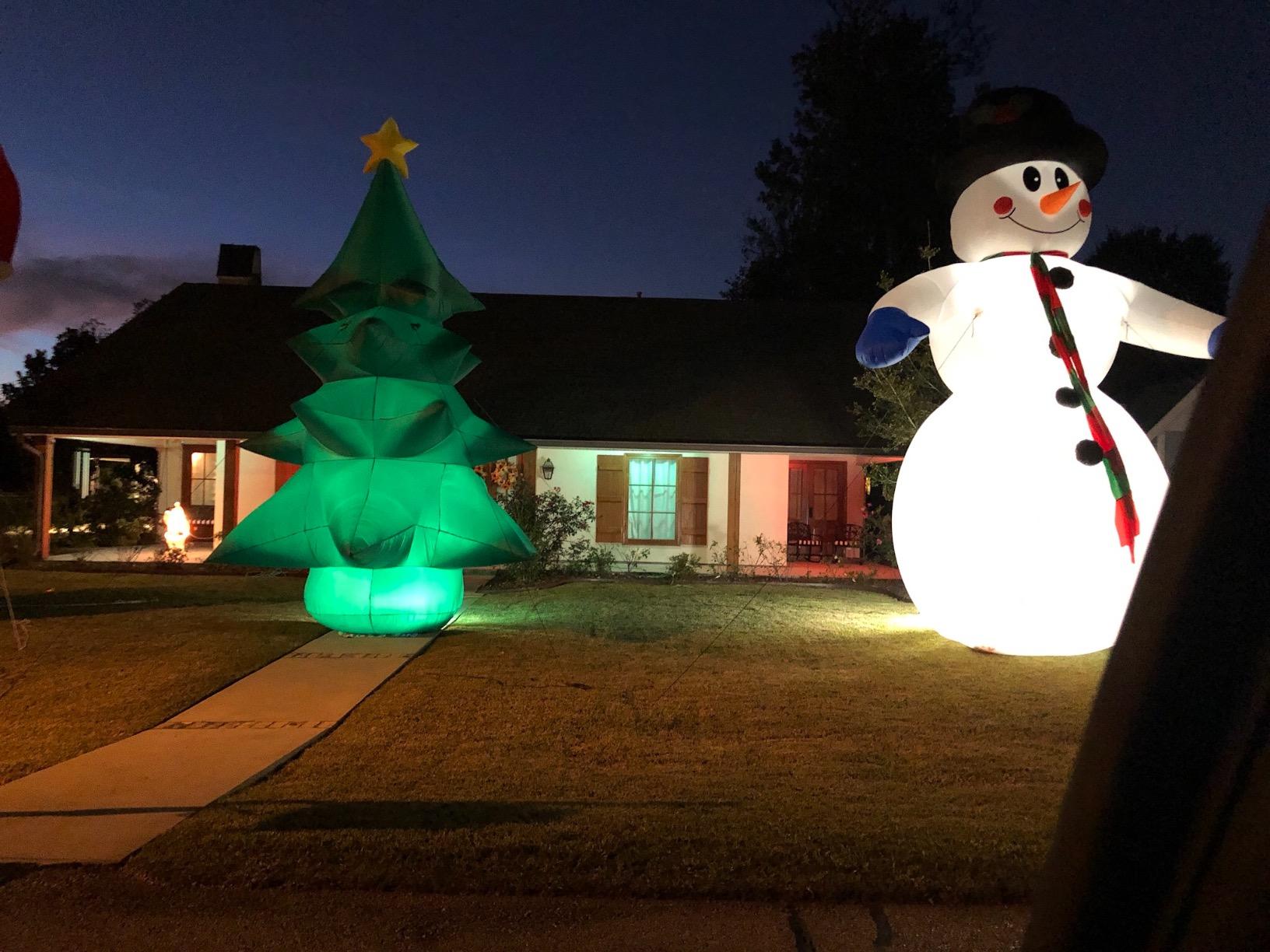 20 FT Tall Giant Christmas Inflatable Snowman with Hat and Scarf | Outdoor Indoor Holiday Decoration, Self-Inflating Blower, Weather-Resistant, Blow-Up Lawn Yard Display customer photo 2