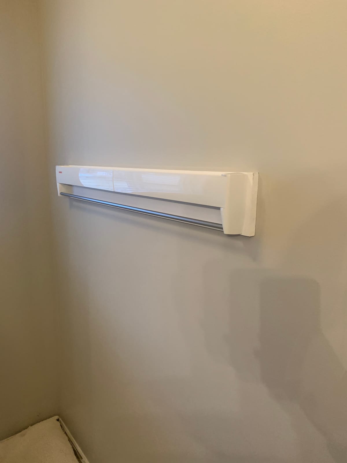Leifheit Telegant 30 Protect Wall Dryer - Foldable Indoor/Outdoor Clothes Drying Rack with 5 x 60 cm Bars, 3m Drying Space, Compact & Sturdy Laundry Airer, White, Easy Wall-Mount Design customer photo 2