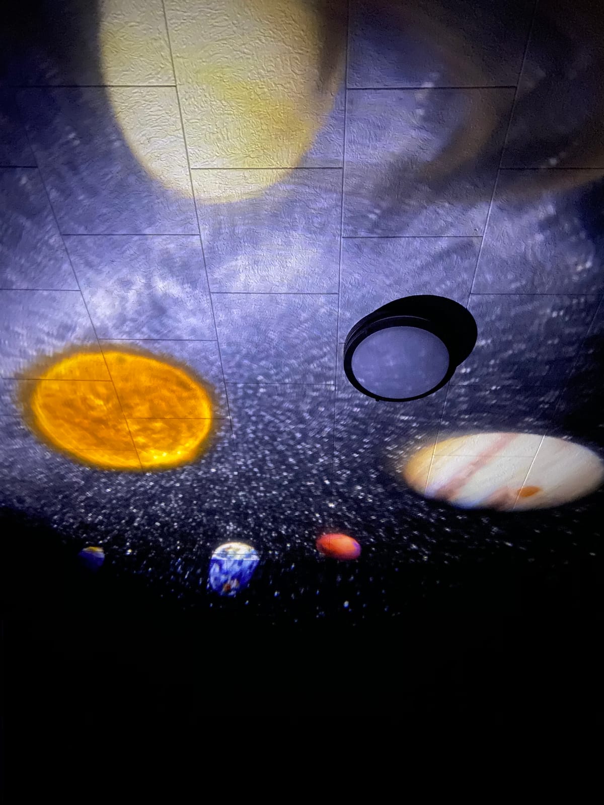 Homestar Sega Classic White - Home Planetarium - Star Projector customer photo 2