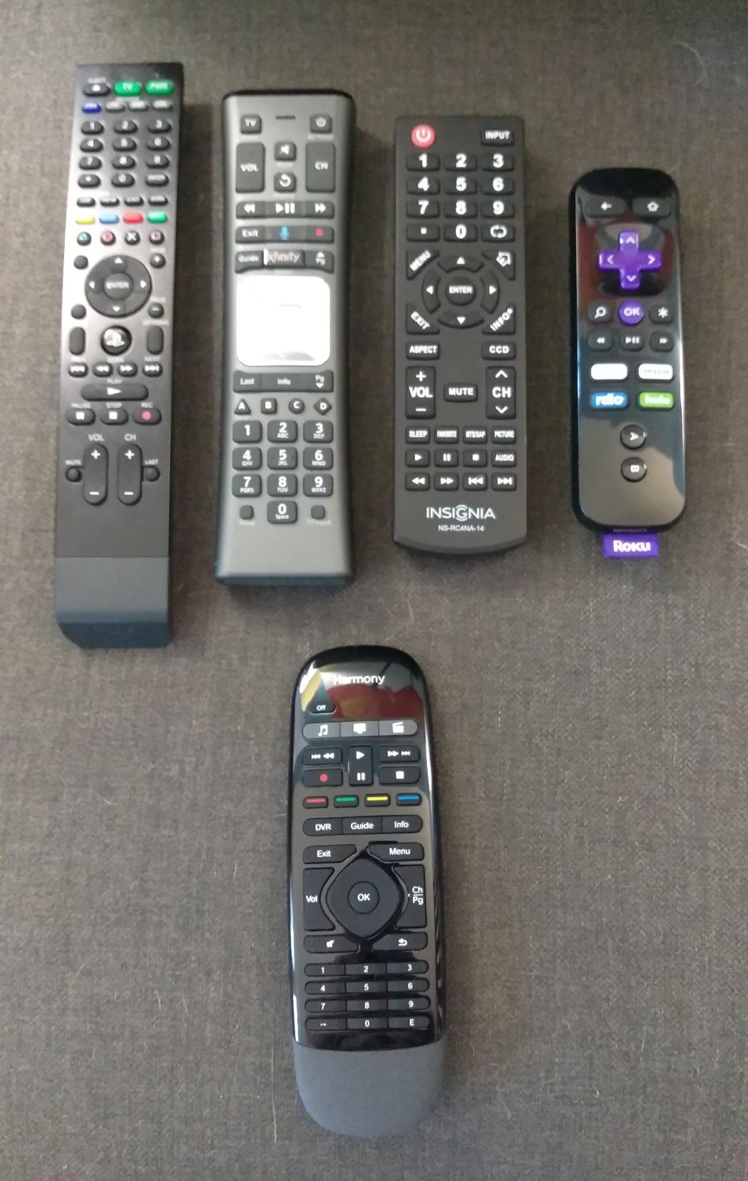 Logitech Harmony Smart Control with Smartphone App and Simple All In One Remote - Black customer photo 1