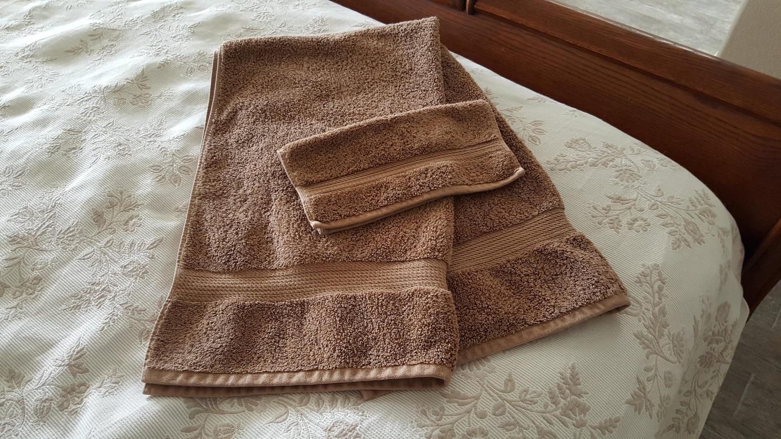 SUPERIOR Egyptian Cotton Ultra Plush & Absorbent, 6 Piece Set, Latte customer photo 2