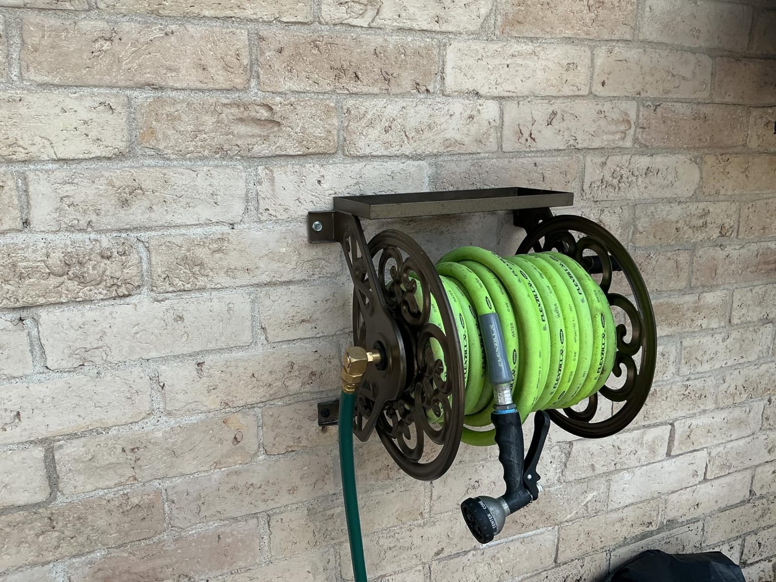 Liberty Garden 708 Steel Decorative Wall Mount Garden Hose Reel, Holds 125-Feet of 5/8-Inch Hose - Bronze customer photo 2